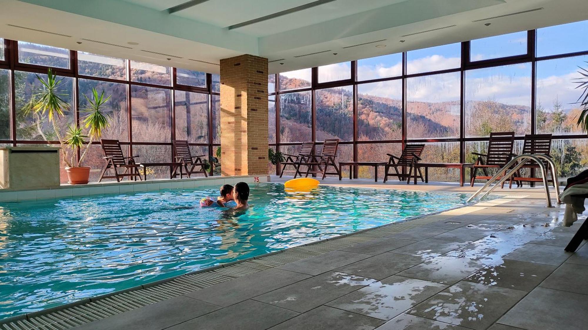 Hotel Valea Cu Pesti Căpăţîneni-Ungureni Eksteriør billede