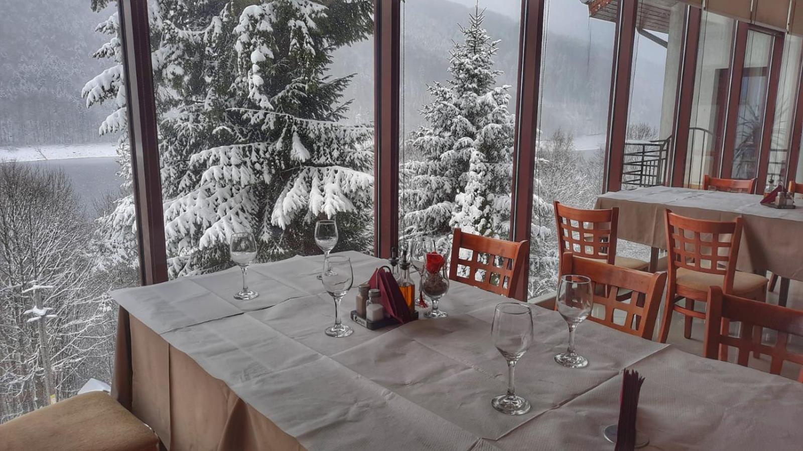Hotel Valea Cu Pesti Căpăţîneni-Ungureni Eksteriør billede