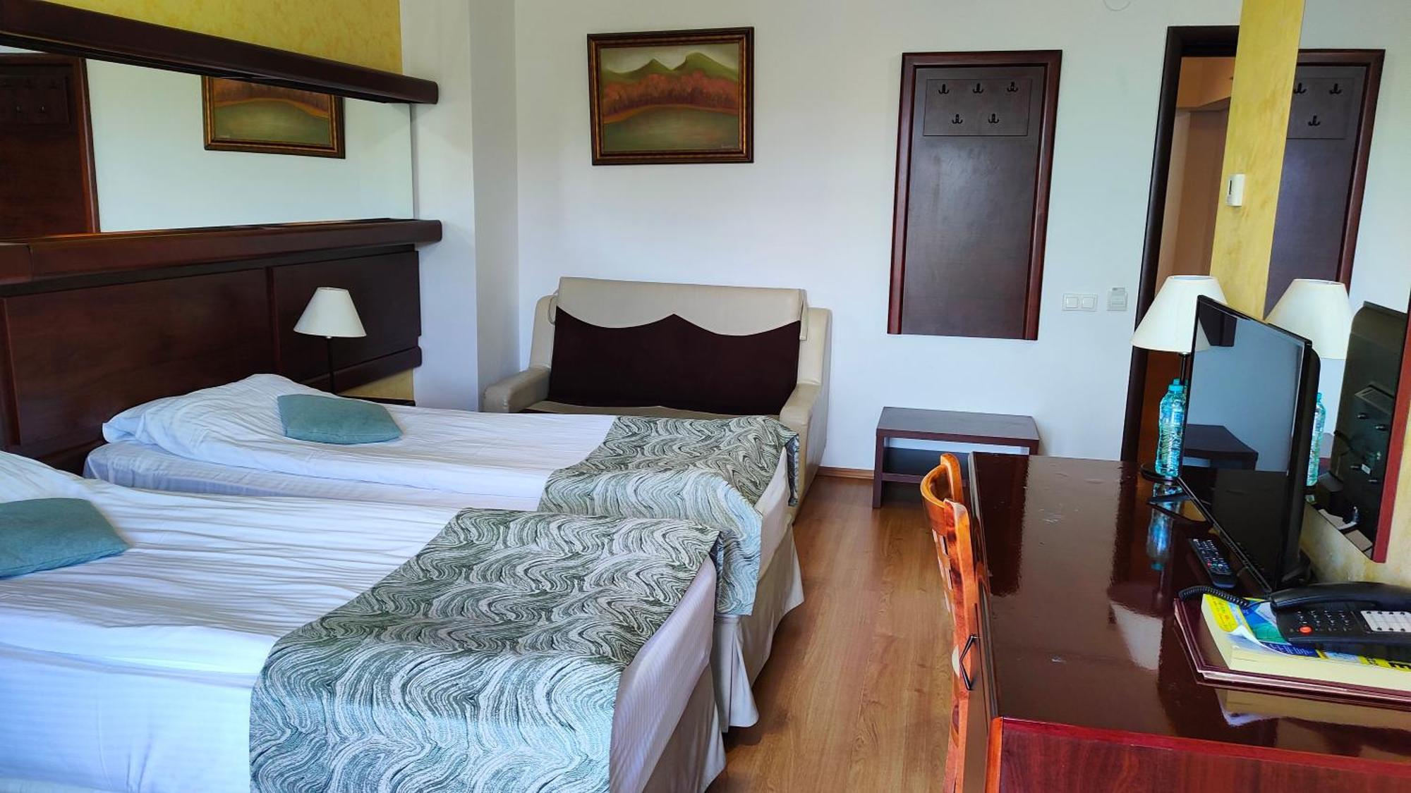 Hotel Valea Cu Pesti Căpăţîneni-Ungureni Eksteriør billede