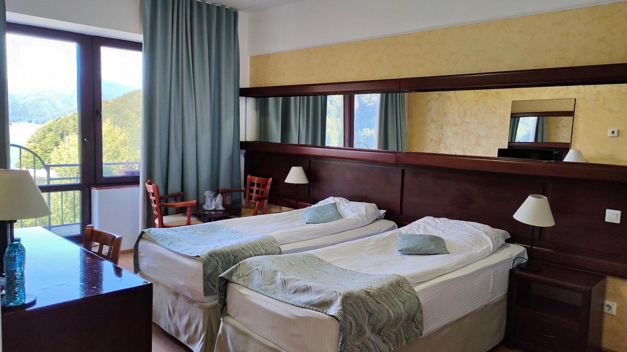 Hotel Valea Cu Pesti Căpăţîneni-Ungureni Eksteriør billede