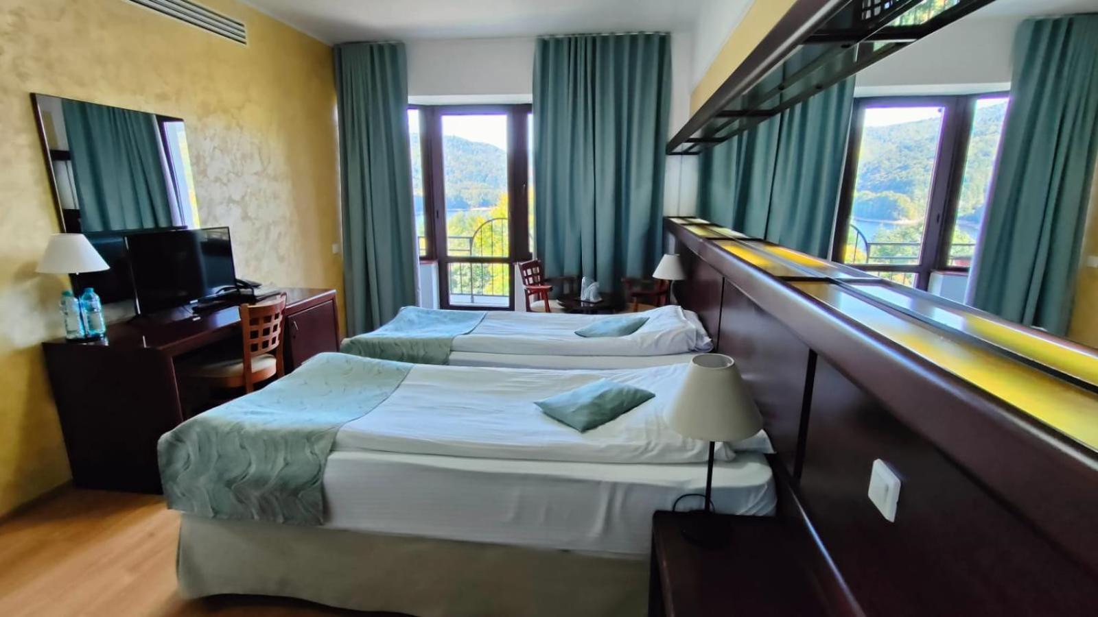 Hotel Valea Cu Pesti Căpăţîneni-Ungureni Eksteriør billede