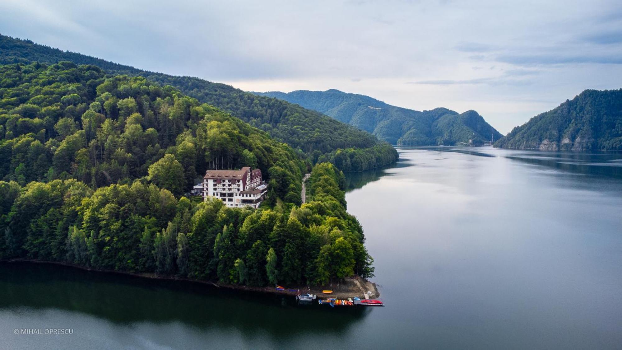 Hotel Valea Cu Pesti Căpăţîneni-Ungureni Eksteriør billede