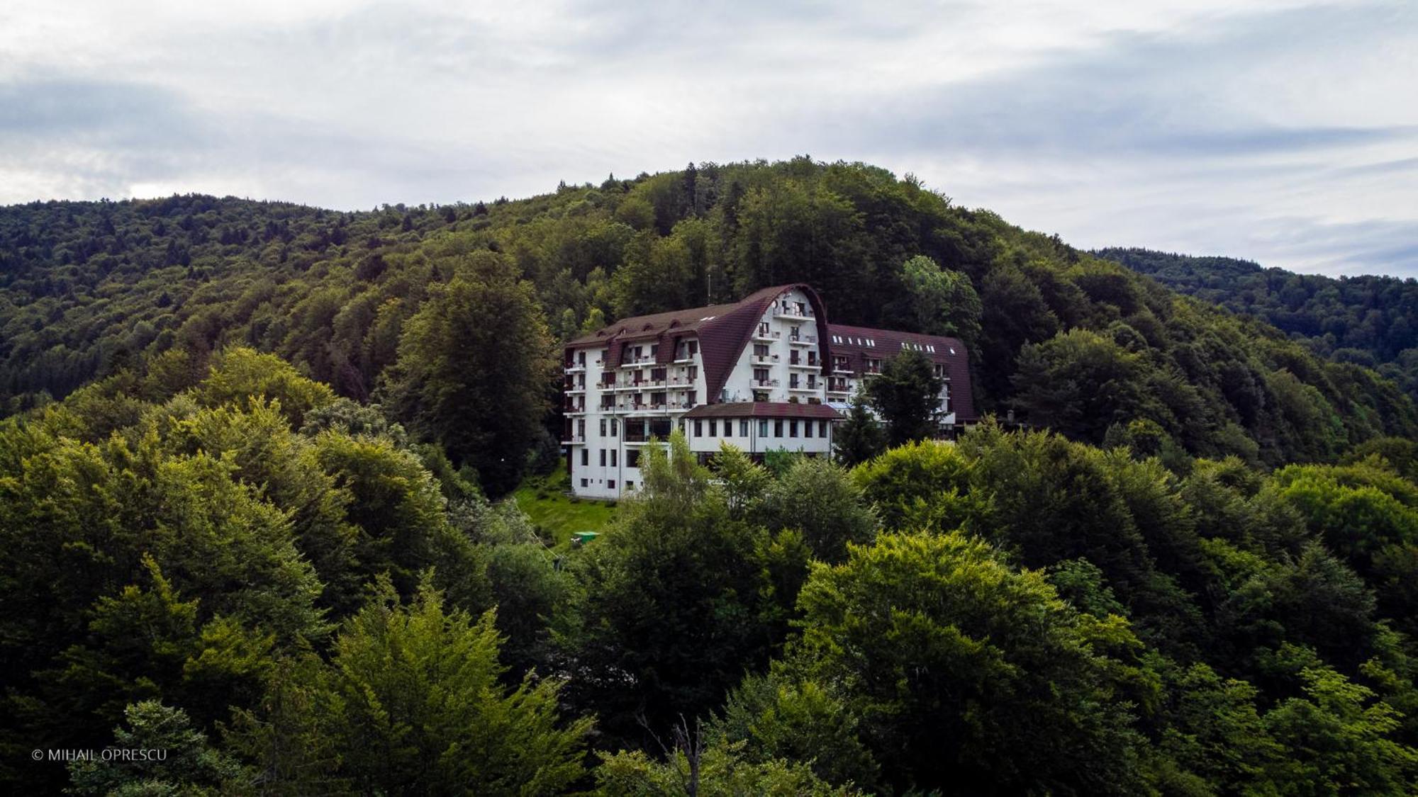 Hotel Valea Cu Pesti Căpăţîneni-Ungureni Eksteriør billede