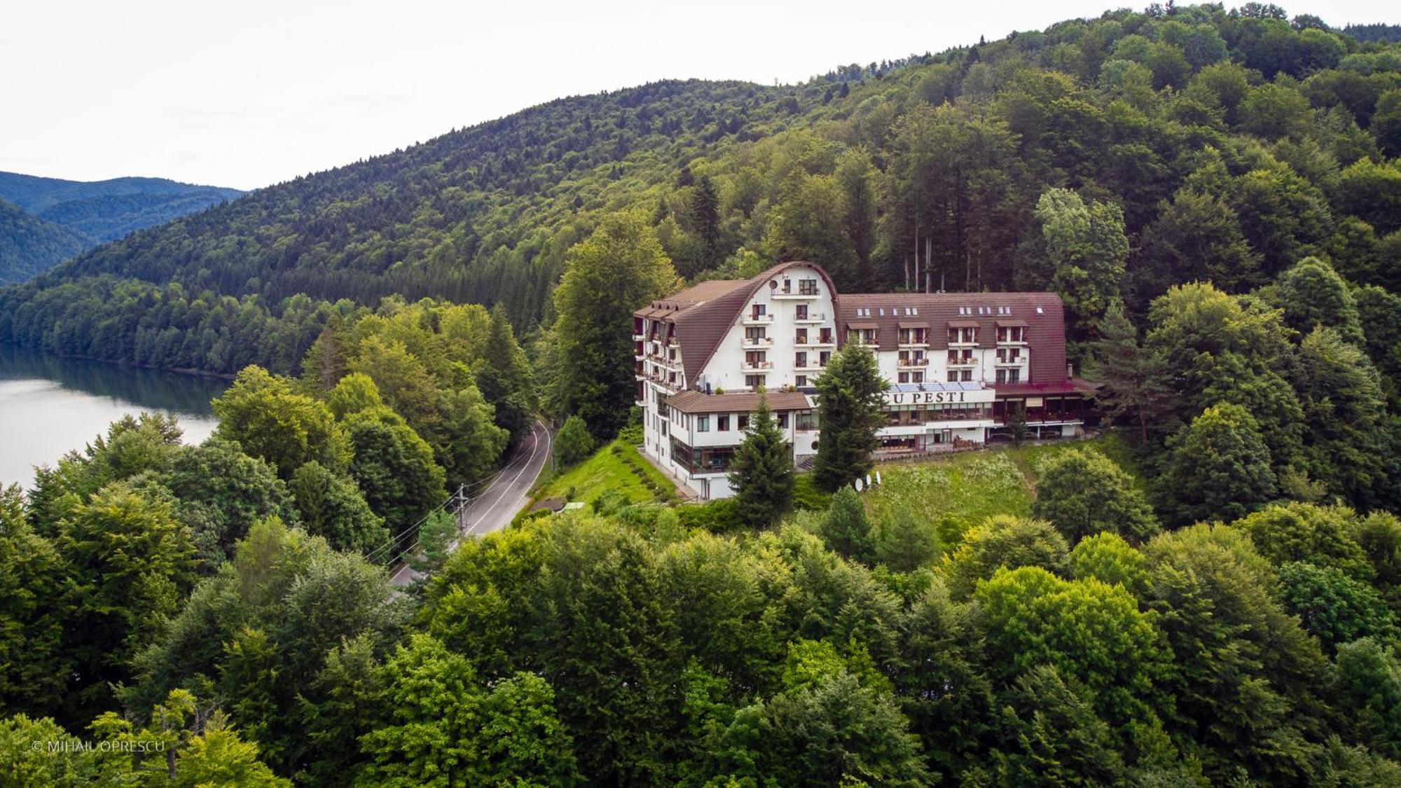 Hotel Valea Cu Pesti Căpăţîneni-Ungureni Eksteriør billede