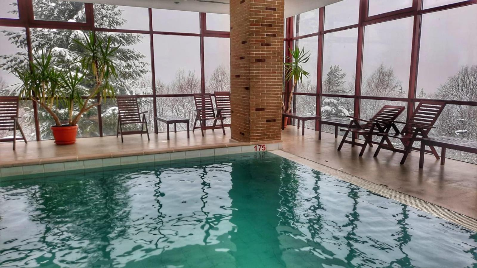 Hotel Valea Cu Pesti Căpăţîneni-Ungureni Eksteriør billede