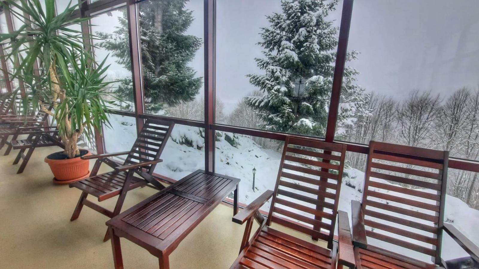 Hotel Valea Cu Pesti Căpăţîneni-Ungureni Eksteriør billede