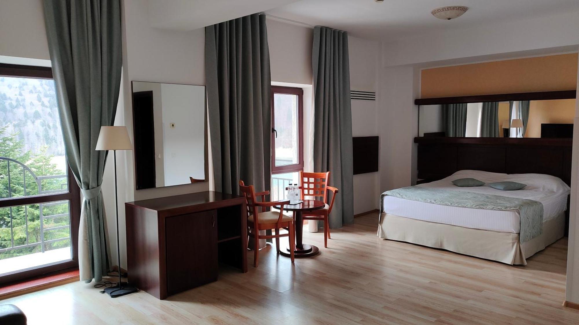 Hotel Valea Cu Pesti Căpăţîneni-Ungureni Eksteriør billede
