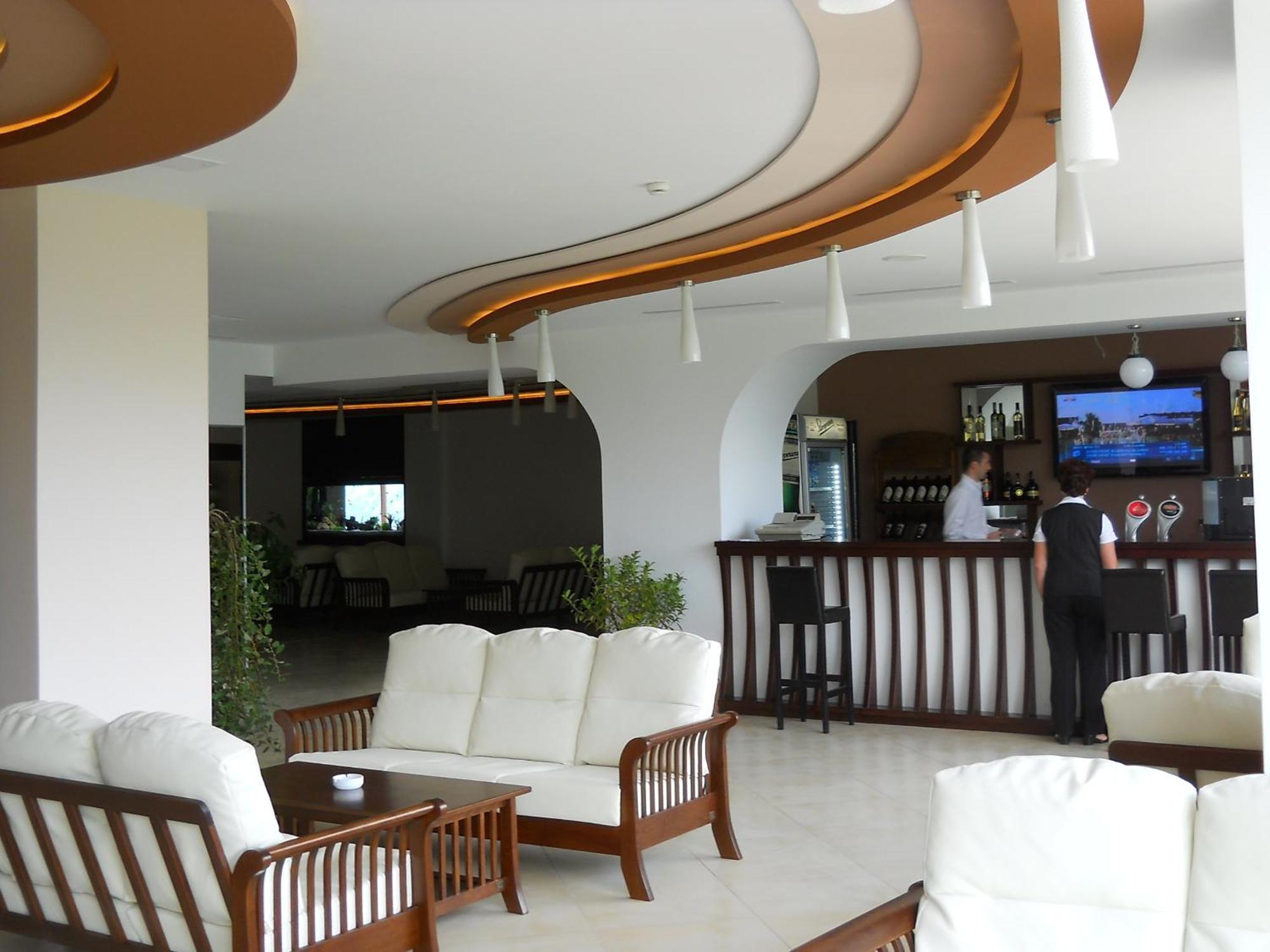 Hotel Valea Cu Pesti Căpăţîneni-Ungureni Eksteriør billede